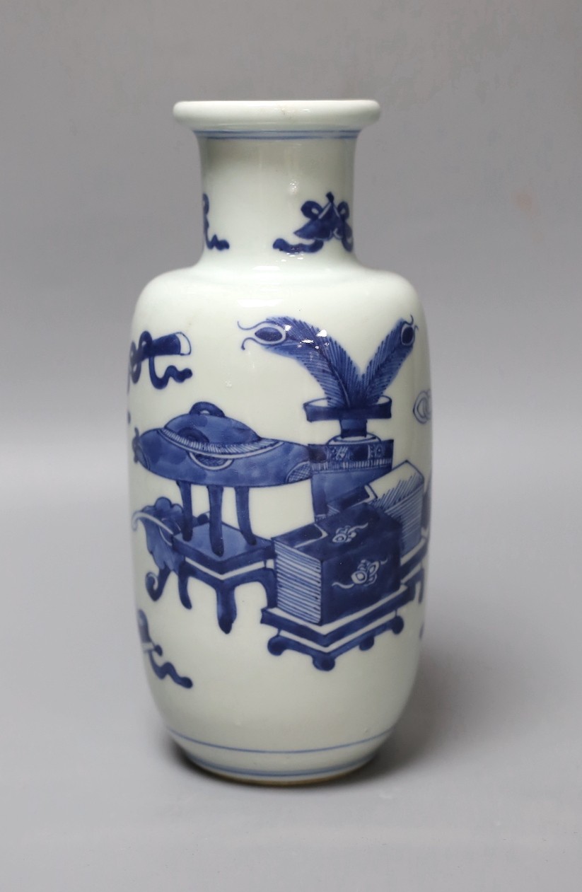 A Chinese blue and white ‘Antiques’ vase, 19.5 cms high.